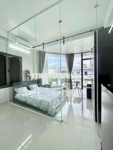 CHO THUÊ CĂN HỘ DỊCH VỤ SIÊU ĐẸP THOÁNG MÁT CÓ CỬA SỔ TO GIÁ RẺ