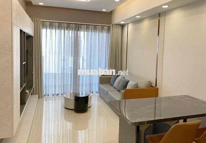 căn hộ 2 phòng ngủ 1WC. chung cư Orchard Parkview. gần sân bay TSN