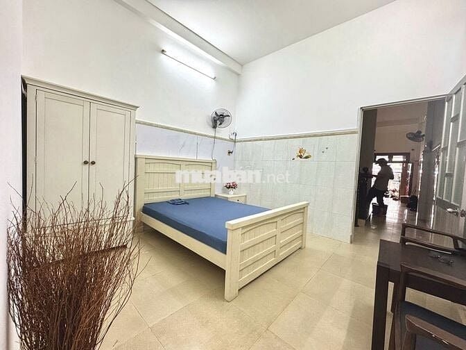 1 phòng ngủ đầy đủ nội thất phòng siêu rộng diện tích  35m2 , nhà mới