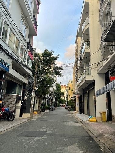 Khoán 3 tỷ/ năm - MT VIP Sân GaT3 Cộng Hoà 19Mx24M 6 Tầng Thang Máy