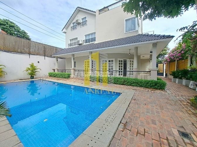 Biệt Thự Hồ Bơi, Sân Vườn Khu Có Bảo Vệ 24/24 - Giá 130 Triệu