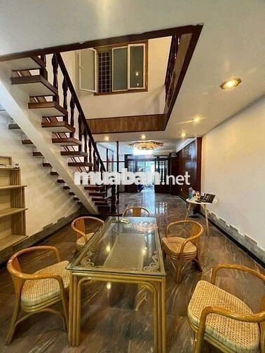 Nhà đẹp 3 PN Bạch Đằng giá chỉ 15tr