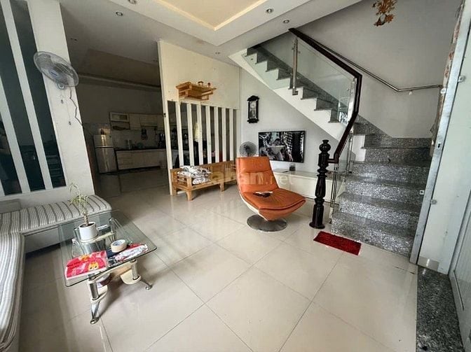 Bán nhà đẹp-DT54m2-2TẦNG-3PN-đường ôtô 2/4-vĩnh hoà-Nha Trang-Chỉ 3ty3