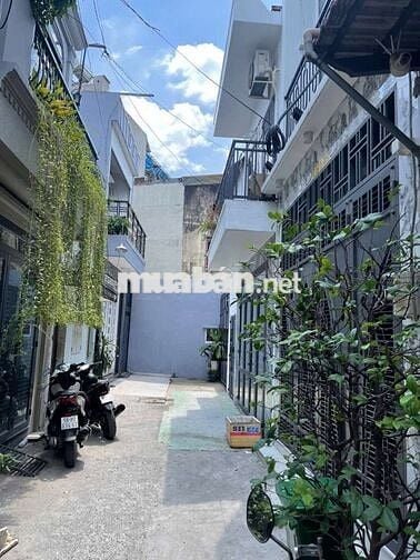 Lê Đức Thọ  hẻm xe hơi, ngay dreamhome, 3 tầng btct, 4.1x11, 5.3 tỷ