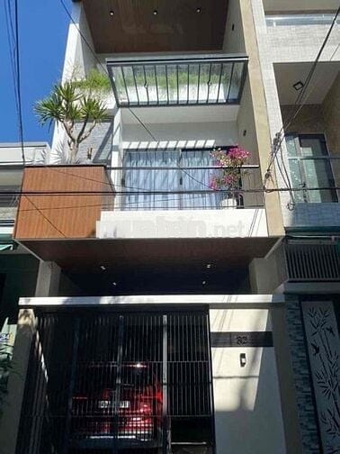 Nhà MT 3 tầng đẹp cho thuê hoặc bán,  dtsd 240m2, 32 Thân Nhân Trung