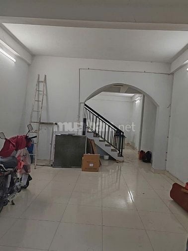 Cho thuê nhà Tam Trinh, Hoàng Mai, DT 70 m2, 3 tầng, đường to 2 ô tô