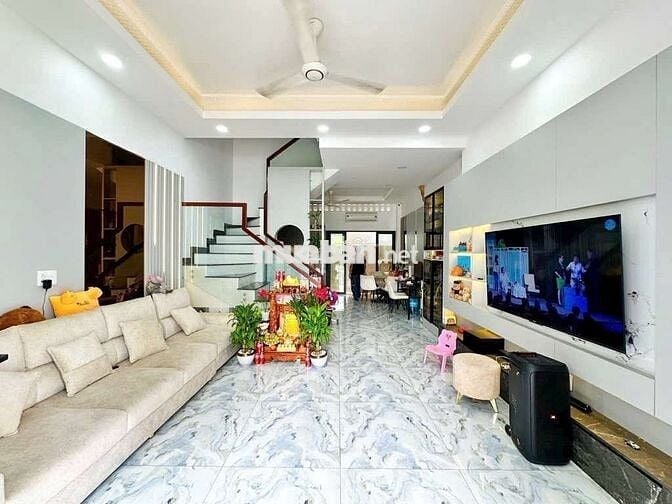NHÀ 4 TẦNG CẠNH HUỲNH TẤN PHÁT, DTSD 140M2, 6.15 TỶ, ĐỂ LẠI NỘI THẤT
