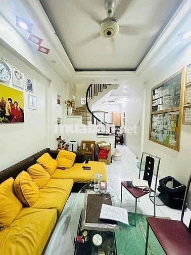 Bán Nhà Hoàng Quốc Việt 36m2 x 5Tầng, Ngõ BaGac, 50m Ra Phố
