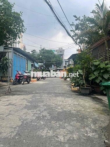 NHÀ 2 LẦU 4PN- SÂN THƯỢNG - HẺM 6M XE TẢI