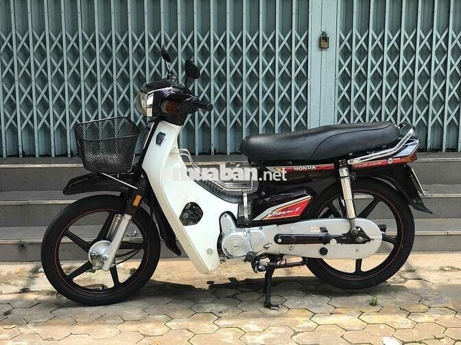 Xe nhà cần bán Honda Dream Thái 7 số . Đk 1996!