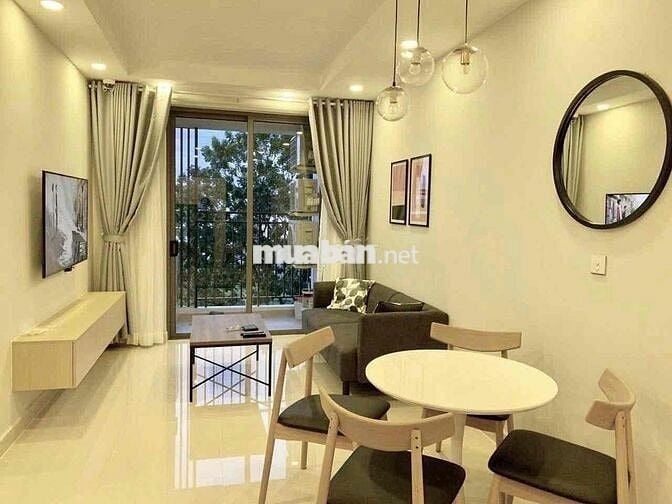 Cho thuê căn hộ 2PN.1WC full nội thất y hình có ban công ở ngay Nova