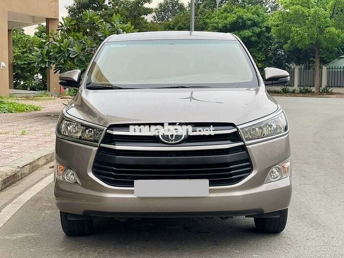 Toyota innova E 2.0MT