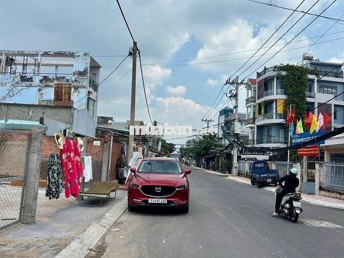 Đất xây CHDV, khách sạn, sát chợ Hiệp Bình, HBC, DT: 12,2m*33m (400m2)
