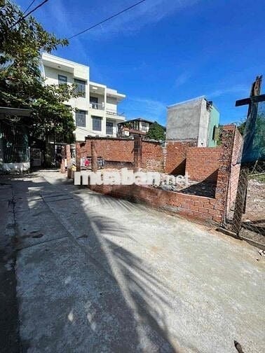 LÔ GÓC HAI MẶT KIỆT Ô TÔ SAU LƯNG CHỢ ĐÊM SƠN TRÀ