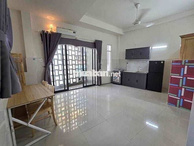 STUDIO FULL NỘI THẤT CÓ BAN CÔNG CHỈ TÍNH PHÍ ĐIỆN NƯỚC NGAY VĂN HIẾN