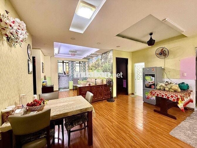 CHO THUÊ CHUNG CƯ 3 PHÒNG NGỦ ĐỐI DIỆN CV LÊ THỊ RIÊNG 110m2