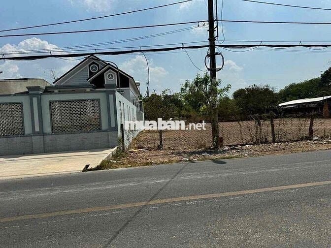 1100m² ngay ngã tư Miếu Ông Cù – cho thuê 15tr/tháng, giá chỉ 780tr!