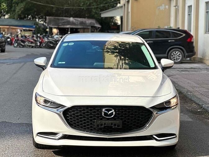 Mazda 3 2020 Sedan 1.5L Luxury - 30000 km