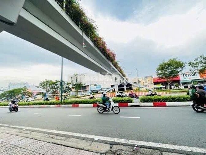Thu nhập 400tr/năm, Nhà 2 tầng, Gần tuyến Metro Thủ Đức, Giá 22 Tỷ
