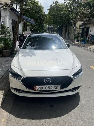 Mazda3 Luxury 2023