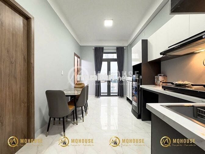 Căn hộ 2PN full nội thất ban công, cửa sổ thoáng mát Cao Thắng Quận 10