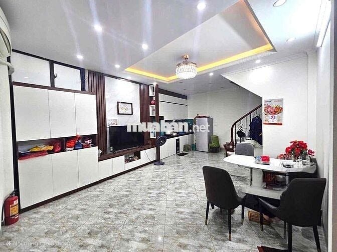 HIẾM- NHÀ ĐẸP PHỐ BỒ ĐỀ - Ô TÔ ĐỖ CỔNG - 30M2 X 5 TẦNG, 6.5 TỶ