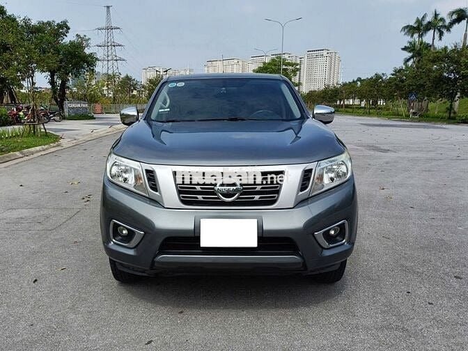 Bán gấp Nissan Navara 2016 2.5 MT 2WD Xám đẹp