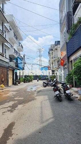 Cho thuê nhà mới xây full nội thất 3pn 2wc chỉ 10tr tháng hẻm xe tải