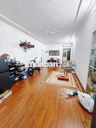 Nhà đẹp ở ngay! Tập thể Nguyễn công Trứ T2 ,2 ngủ ,15 ra oto 70m2
