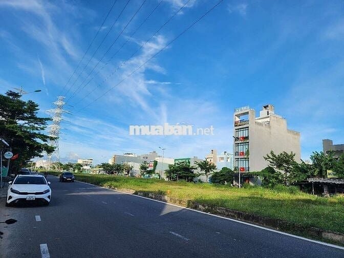 Đất Đường Cách Mạng Tháng 8 DT 250 gần Hội Chợ Triễn Lãm