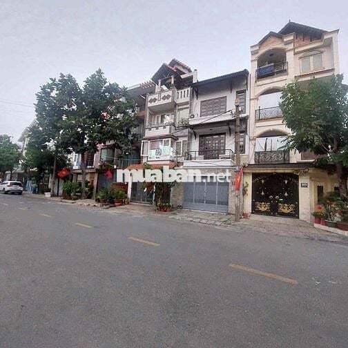 Nhà 4,5X20m 1 trệt 3 lầu Khu dân cư an sương , Cực hiếm , Giá tốt