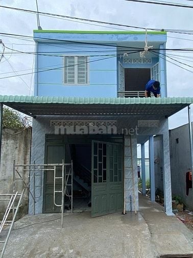 Chính chủ cần bán dãy nhà mới xây đức hoà hạ long an 125m2