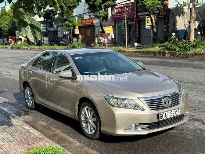 TOYOTA CAMRY 2.5G - 100000 km