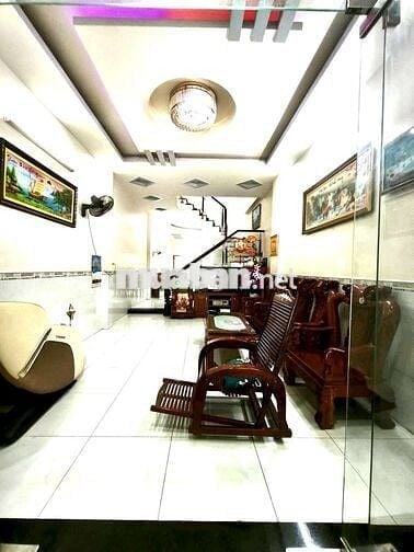 Cho thuê nhà mặt tiền Nguyễn Hữu Cảnh có nội thất đầy đủ