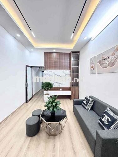 BÁN GẤP TẬP THỂ PHỐ LƯƠNG NGỌC QUYẾN DT SỔ 37m2 CHỈ NHÌNH 3 Tỷ