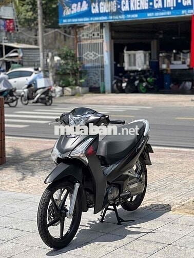🌈Honda  phuture 2022 màu  đen len ken  95%