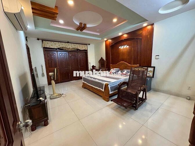2PN Full nội thất xịn,ban công lớn,gần KCX Tân Thuận,PMH,tiện đi Q4,Q1