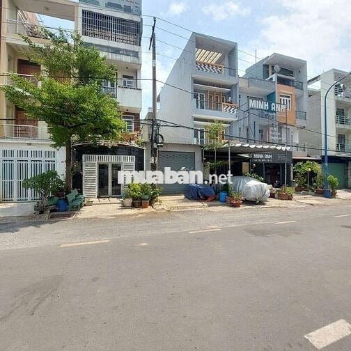 Nhà  thang máy 4,5x20 ,4 tầng ,đường 16m   , khu Dương Thị Dương