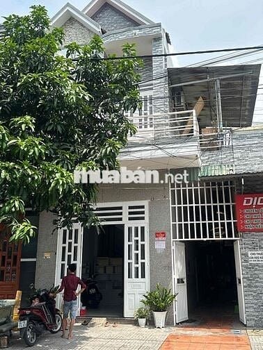 cần bán căn nhà 1 trệt 1 lầu dt 5x30 full thổ cư