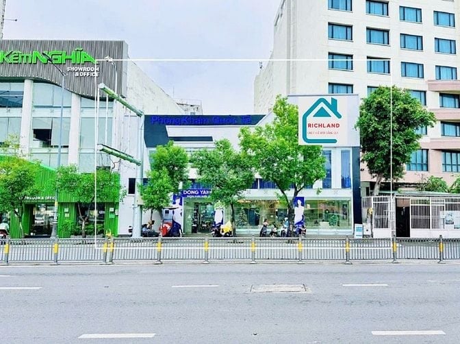 Cho Thuê Nhà Mặt Tiền: Nguyễn Văn Trỗi, P1, Quận Tân Bình_DT:18mx19m