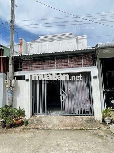 Cần Bán Gấp căn nhà khu vực Bình Chánh