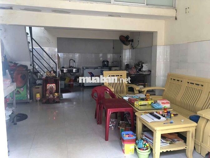 Nhà bán mặt tiền. sổ hồng riêng