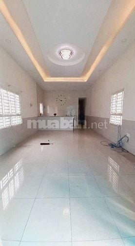 Nhà mặt tiền lớn sinh lời 4m5X30m sầm uất tiện kinh doanh 