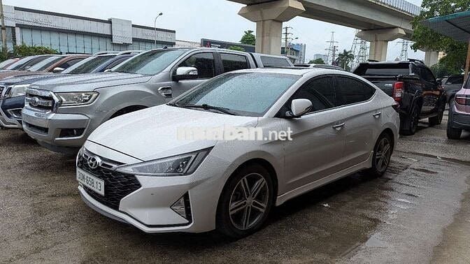 Elantra 2019 bản cao Sport 1.6 AT - 81000 km