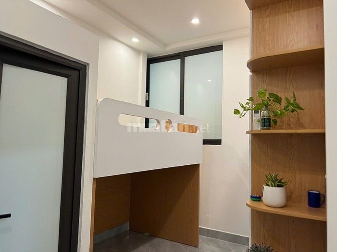 Cho thuê 01 phòng ở 12m2, chung cư dân trí cao, Trung tâm thành phố