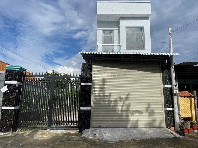 Nhà 1 trệt 1 lầu mt đường số 36 Tân thông Hội Củ Chi 8x28 2TY950 