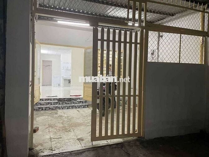 Cho thuê nhà cấp 4 mới xây xã Bà Điểm gần ngã tư Trung Chánh