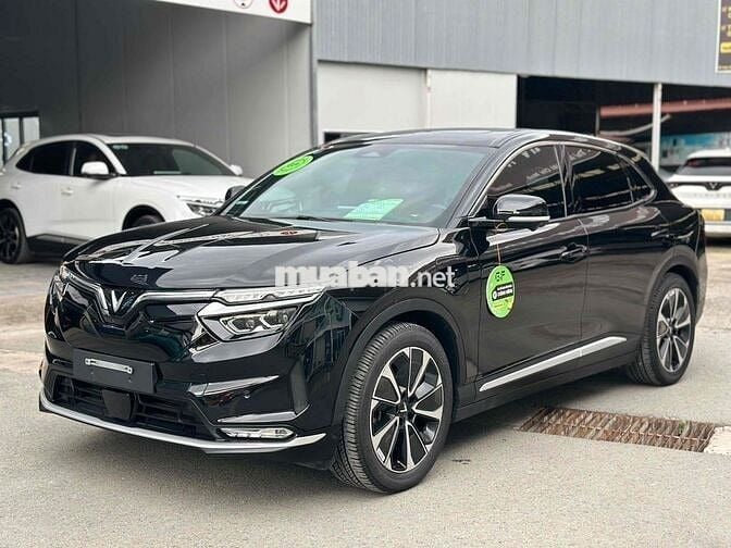 VinFast VF8 2023 Plus mua Pin CATL - bao sang tên