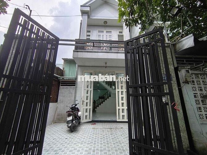 NHÀ 1 TRỆT 1 LẦU DT 5 x 17 NGAY CHỢ THỚI TỨ HÓC MÔN - ĐƯỜNG Ô TÔ TẢI