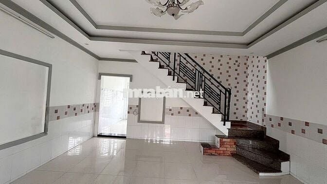CHO THUÊ NHÀ NGUYÊN CĂN, 50M2, 2 TẦNG, 2 PN, GIÁ 8tr/1T. HẺM OTO.